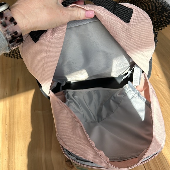 Backpack (Inbound Pack) in Misty Rose - Picture 4 of 8